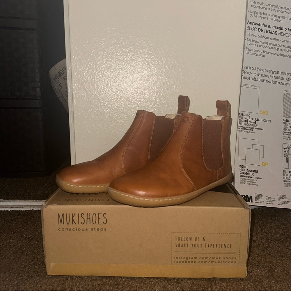 Mukishoes Caramel Chelsea Boot